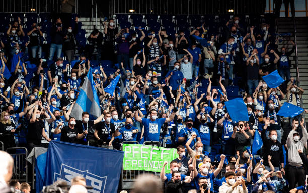 将他与曼联 将他与曼联